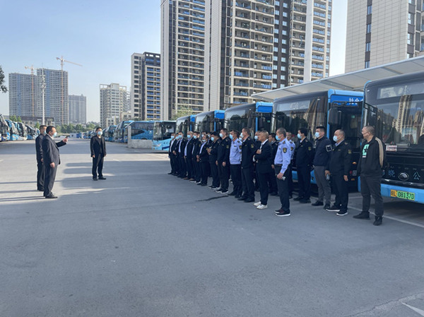 众志成城  “疫”不容辞——拂晓城际公交公司参加宿州东卡口一线防疫工作